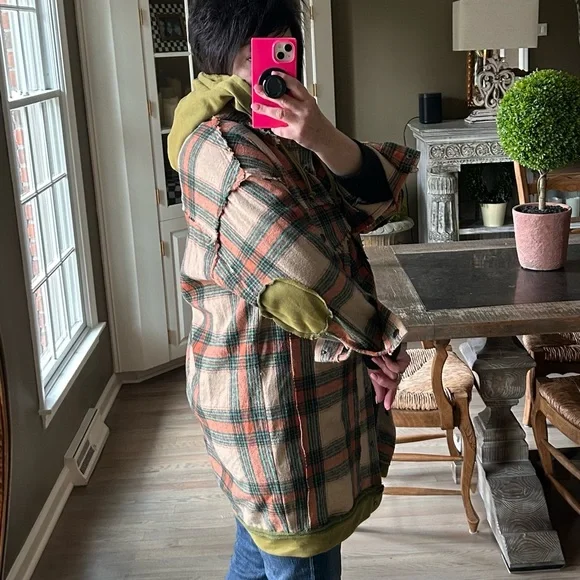 **NWOT POL JACKET**.          Plaid Hooded Jacket with Green Accents - Picture 7 of 11